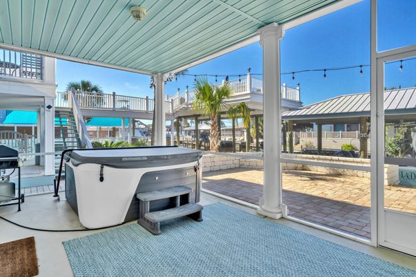 Exterior, Hot Tub