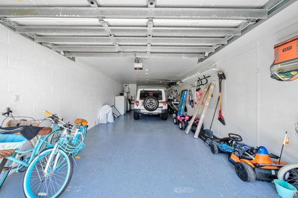 Garage, Interior