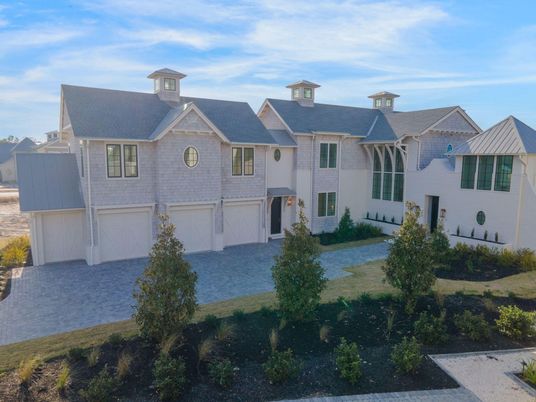 Attached, Exterior, Facade, French Provincial