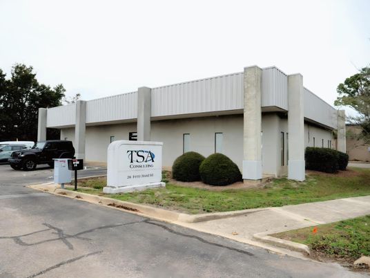 Exterior, Facade, Modern