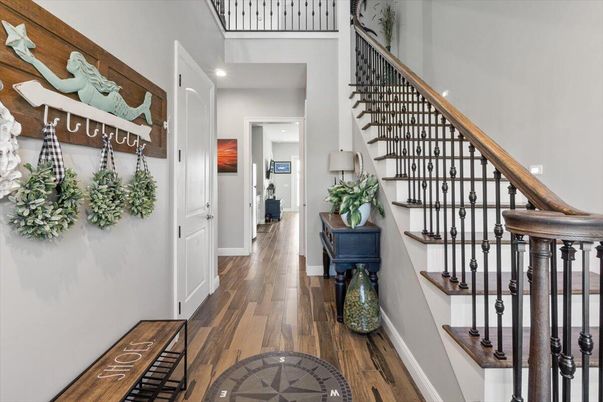 Interior, Recessed Lighting, Wood Texture Flooring