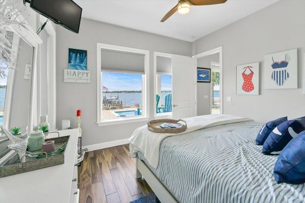 Bedroom, Interior, Water, Wood Texture Flooring