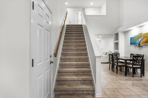 Dining room, Interior, Recessed Lighting