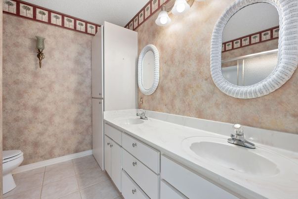 Bathroom, Dual Sink Vanities, Interior