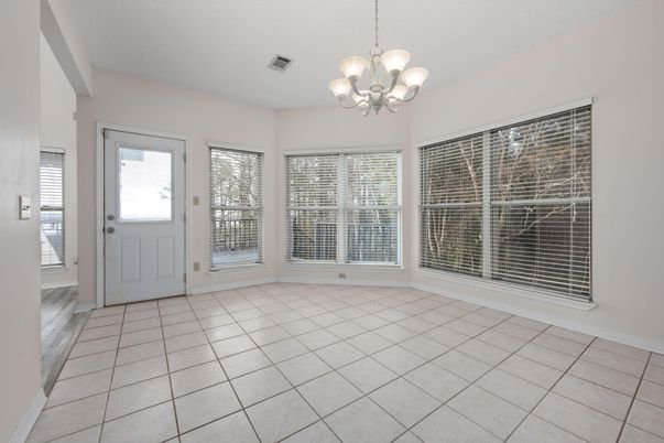 Chandelier, Empty room, Interior