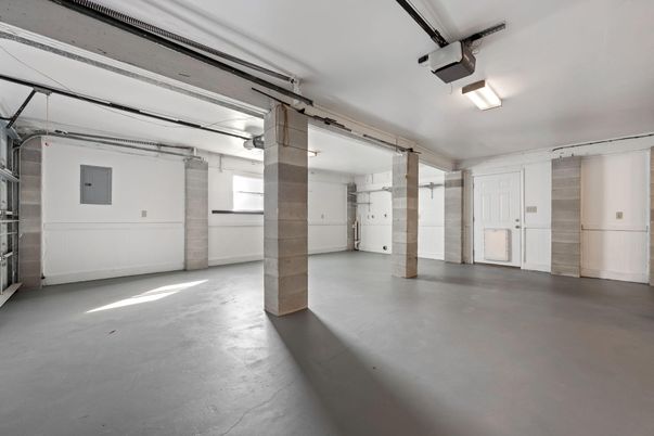 Garage, Interior
