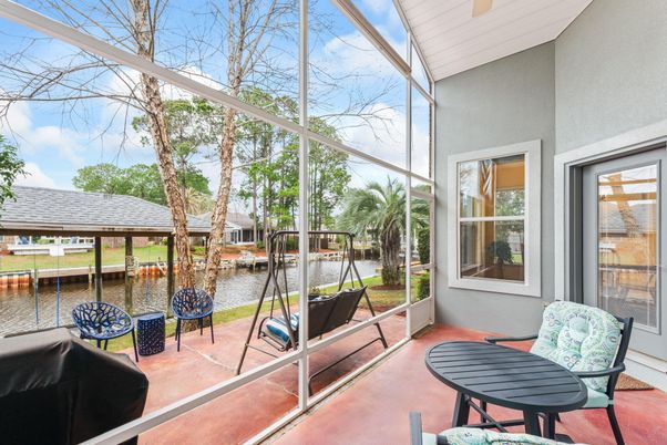 Interior, Sun Room, Water