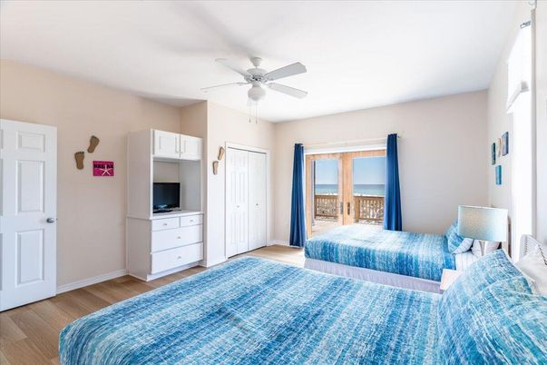 Bedroom, Interior, Water, Wood Texture Flooring