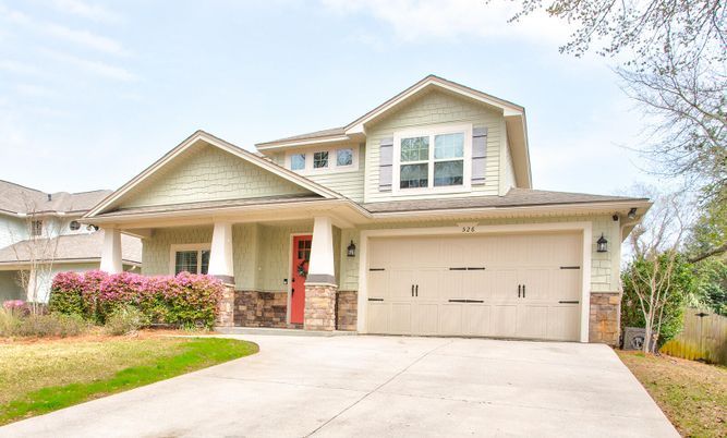 Attached, Exterior, Facade, Farmhouse
