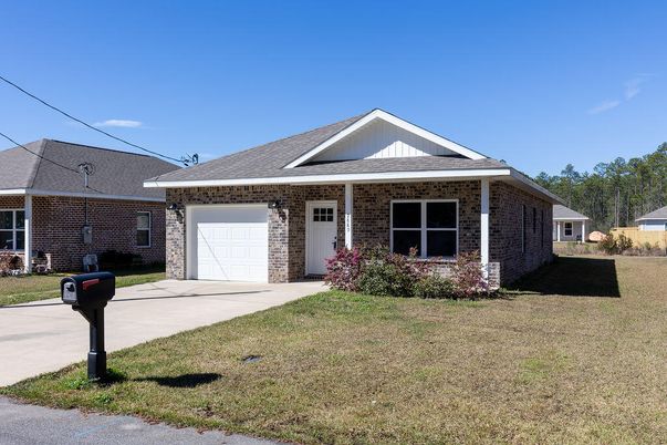 Attached, Exterior, Facade, Brick Facade, Ranch