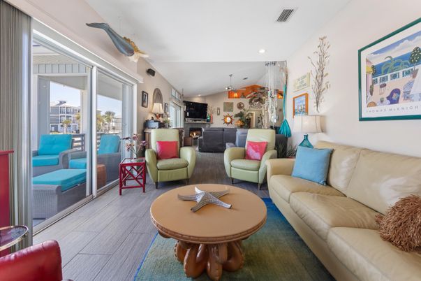 Dining room, Interior, Living room, Pendant Lights, Recessed Lighting