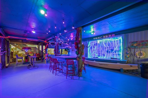 Game Room, Interior