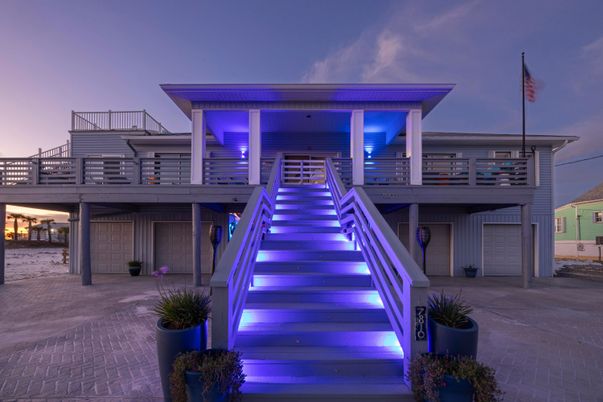 Attached, Exterior, Facade, Modern