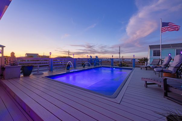 Exterior, Playground, Pool