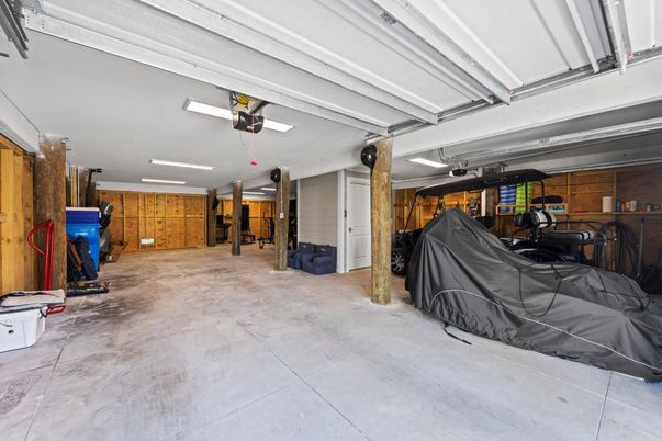 Garage, Interior