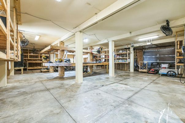 Garage, Interior