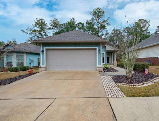 Attached, Exterior, Facade, Ranch
