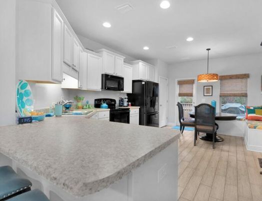 Dining room, Interior, Kitchen, Pendant Lights, Recessed Lighting, Wood Texture Flooring