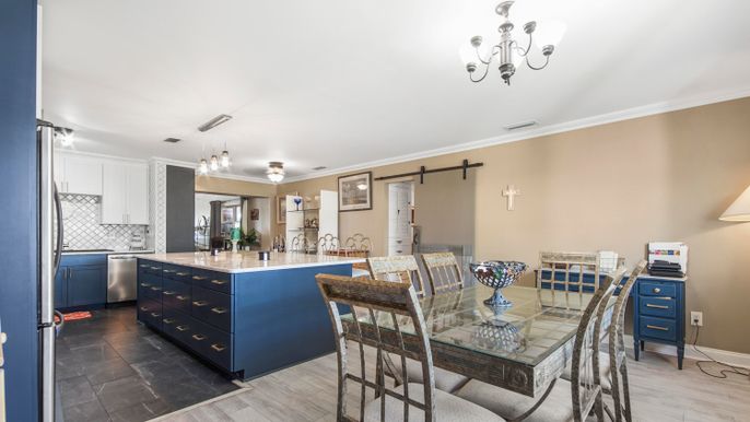 Chandelier, Dining room, Interior, Kitchen, Wood Texture Flooring