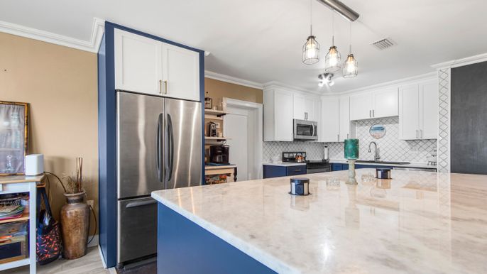 Interior, Kitchen, Pendant Lights, Stainless Steel Appliances