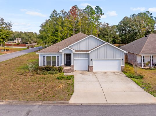 Attached, Exterior, Facade, Ranch