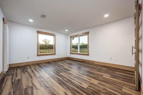 Empty room, Interior, Recessed Lighting, Wood Texture Flooring
