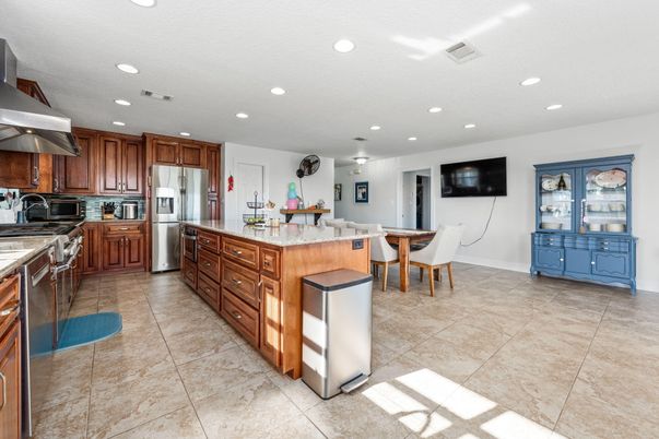 Dining room, Interior, Kitchen, Recessed Lighting, Stainless Steel Appliances