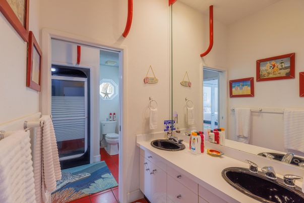 Bathroom, Dual Sink Vanities, Interior
