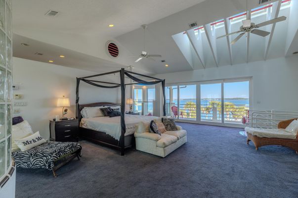 Bedroom, Interior, Recessed Lighting, Water