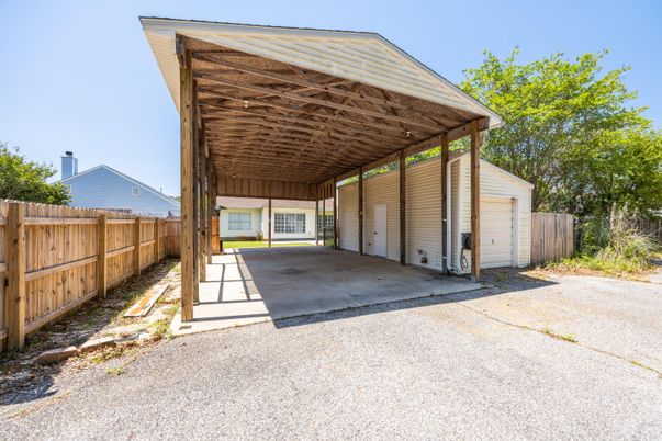 Detached Garage, Exterior