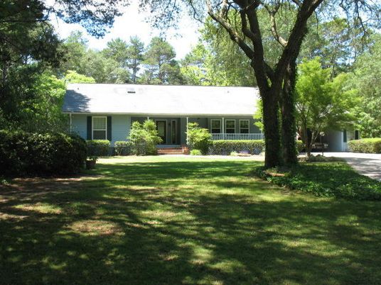 Backyard, Exterior, Facade, Ranch