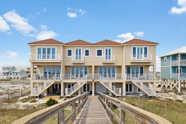 Exterior, Facade, Mediterranean
