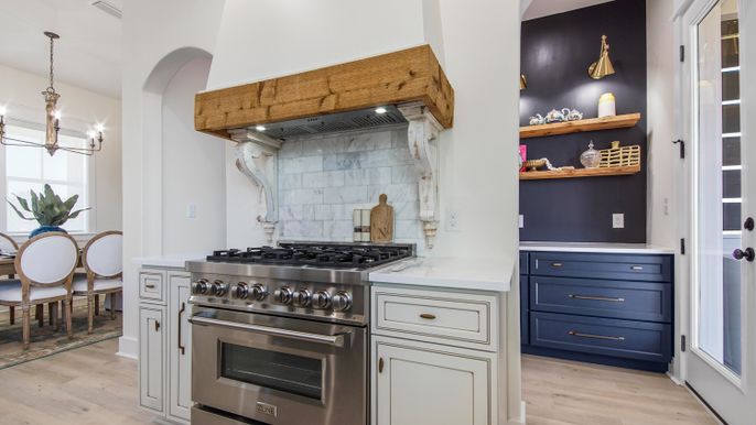 Dining room, Interior, Kitchen, Pendant Lights, Stainless Steel Appliances, Wood Texture Flooring