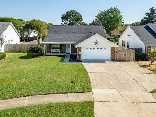 Attached, Exterior, Facade, Brick Facade, Ranch
