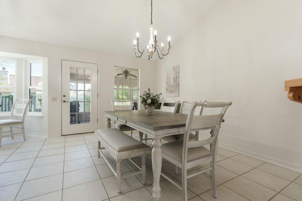 Chandelier, Dining room, Interior
