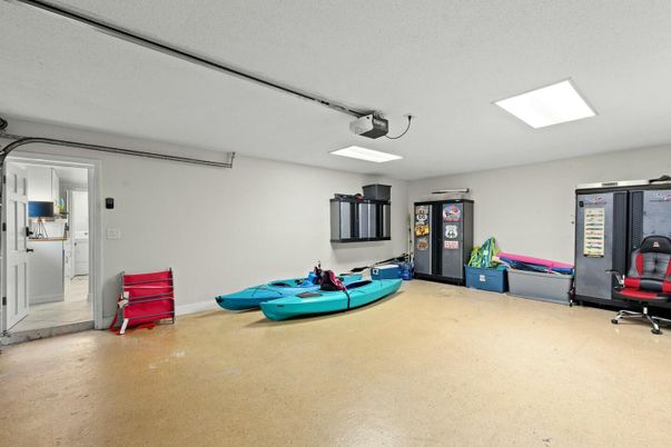 Garage, Interior