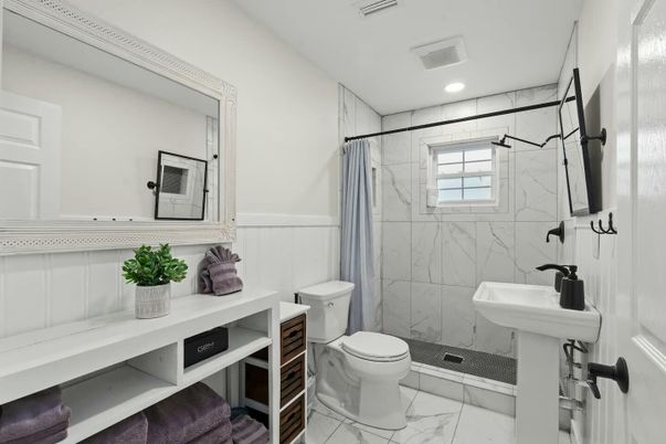 Bathroom, Interior, Marble, Marble Walls, Recessed Lighting