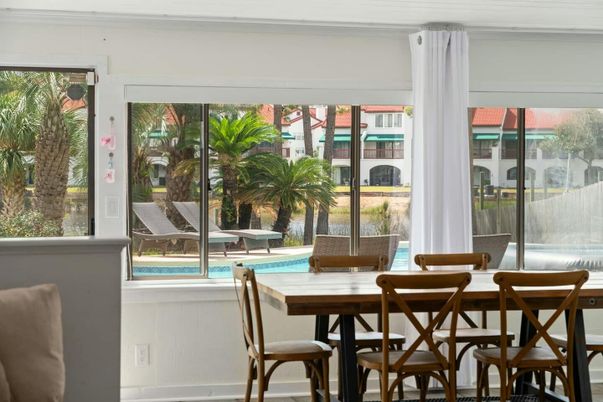 Dining room, Interior