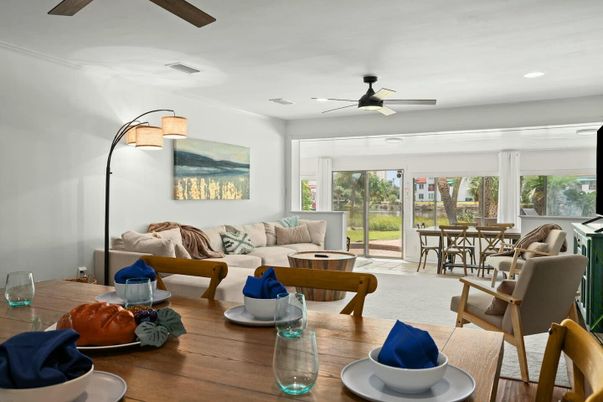 Dining room, Interior, Living room, Recessed Lighting