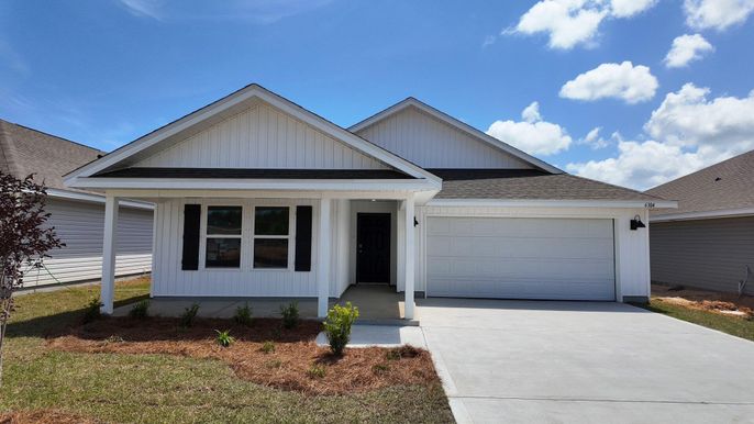 Attached, Exterior, Facade, American Craftsman