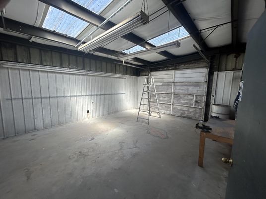 Garage, Interior