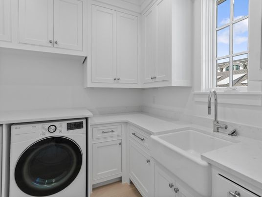 Interior, Washer, Wood Texture Flooring