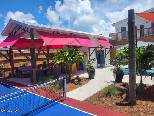 Exterior, Tennis Courts