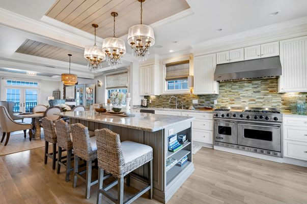 Chandelier, Dining room, Interior, Kitchen, Pendant Lights, Recessed Lighting, Stainless Steel Appliances, Wood Texture Flooring