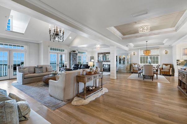 Chandelier, Dining room, Interior, Living room, Pendant Lights, Wood Texture Flooring
