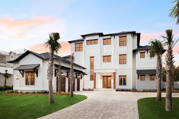 Exterior, Facade, Farmhouse