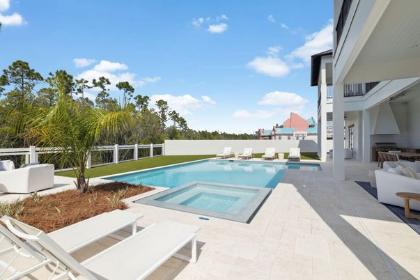 Exterior, Pool