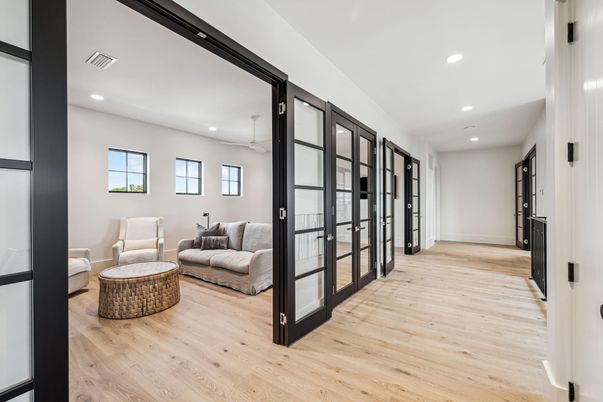 Interior, Recessed Lighting, Wood Texture Flooring
