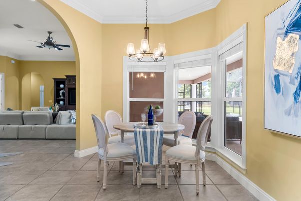 Chandelier, Dining room, Interior, Living room