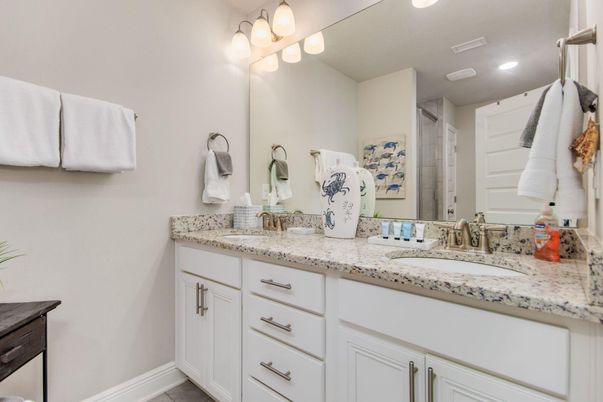 Bathroom, Dual Sink Vanities, Interior, Recessed Lighting